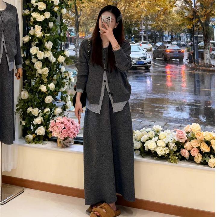 大码韩系v领假两件上衣半身裙两件套女秋季胖mm温柔显瘦针织套装