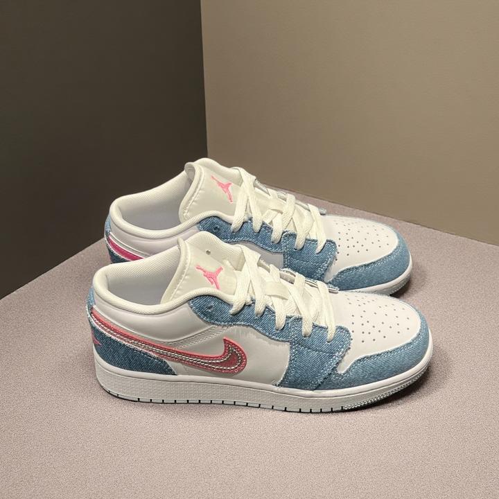 Air Jordan 1女款牛仔丹宁白蓝色低帮复古运动休闲板鞋官方正品