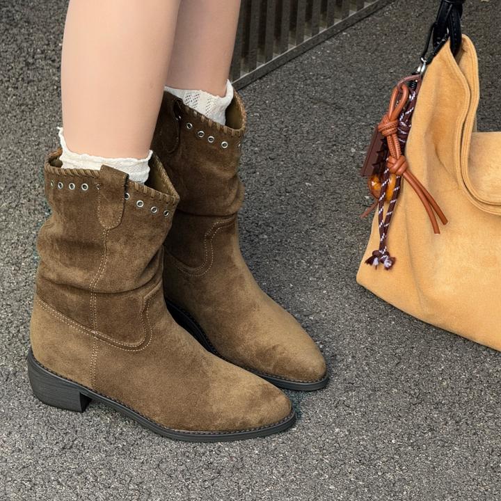 复古磨砂绒面粗跟尖头套筒瘦瘦靴2025秋冬爆款编织铆钉潮酷时装靴