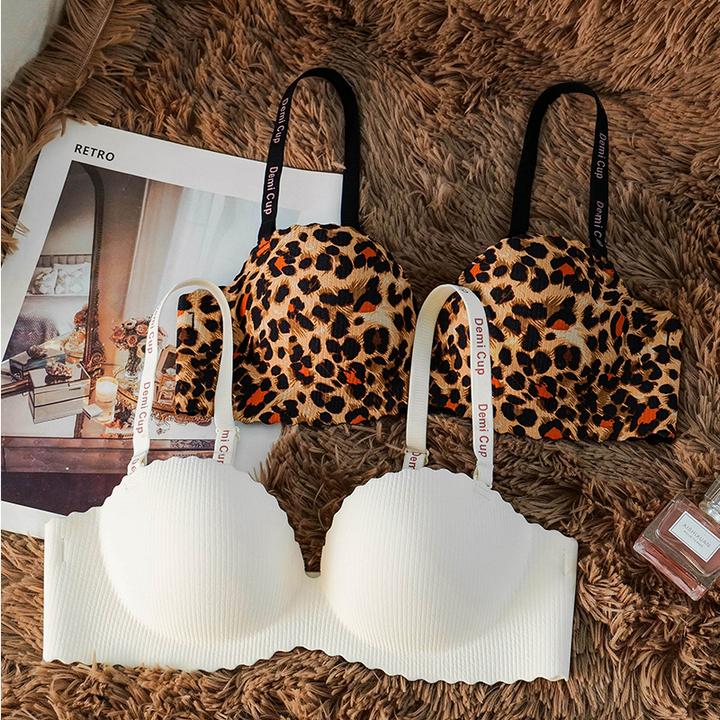 oumanya/欧曼雅夏季新品聚拢小胸显大防下垂性感字母肩带文胸罩