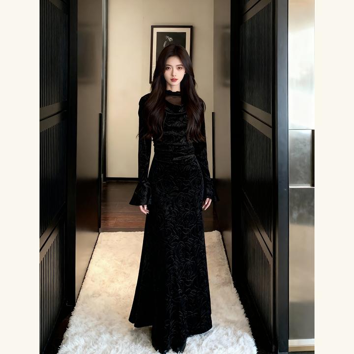 秋冬新款巨好看的黑色鱼尾丝绒连衣裙女高级感淡人高知穿搭长裙子