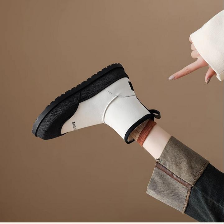 洋气2025短筒雪地靴女款冬季新款平底防滑保暖棉鞋子白色爆款短靴