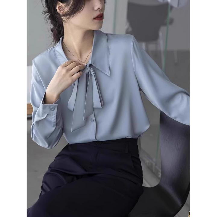 蓝色醋酸缎面蝴蝶结衬衫女春秋2025新款衬衣洋气内搭叠穿通勤上衣