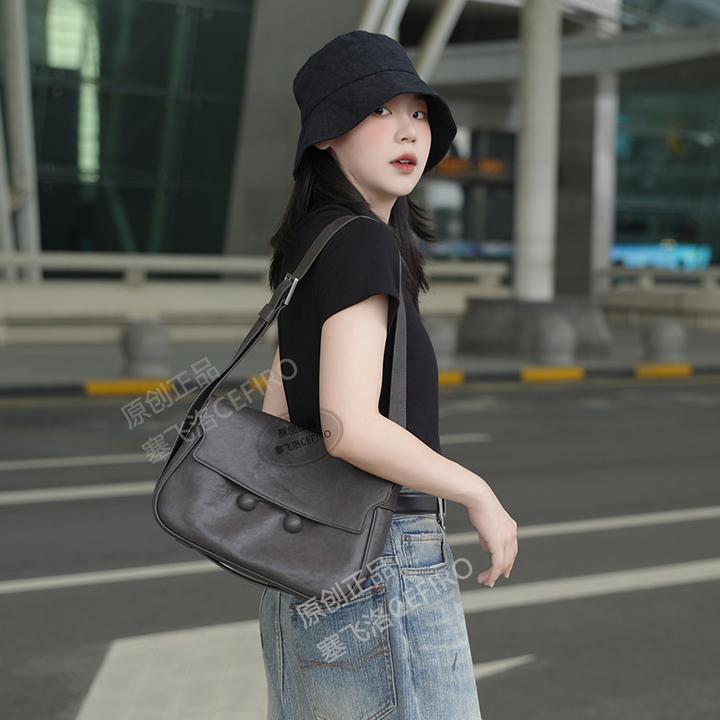 塞飞洛CEFIRO植鞣牛皮邮差包琥珀系早秋新款百搭男女同款 1076