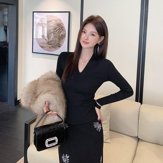 磨毛V领修身紧身T恤内搭长袖上衣黑色打底衫女春秋冬气质显瘦正肩
