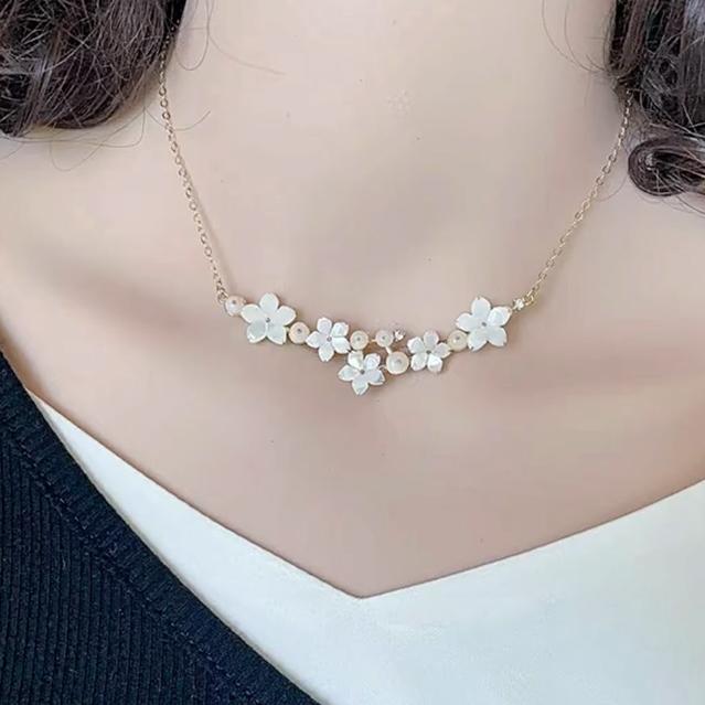 铜合金项链 桃花朵朵开项链花瓣遮疤痕神器2026新款设计女锁骨链