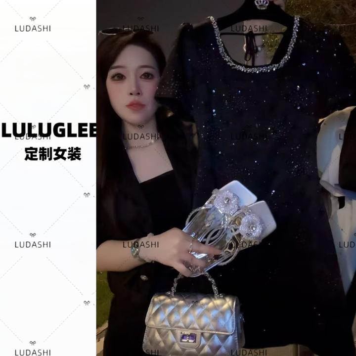 小香风连衣裙气质V领显瘦2025夏季新款名媛气质高级感钉珠小黑裙