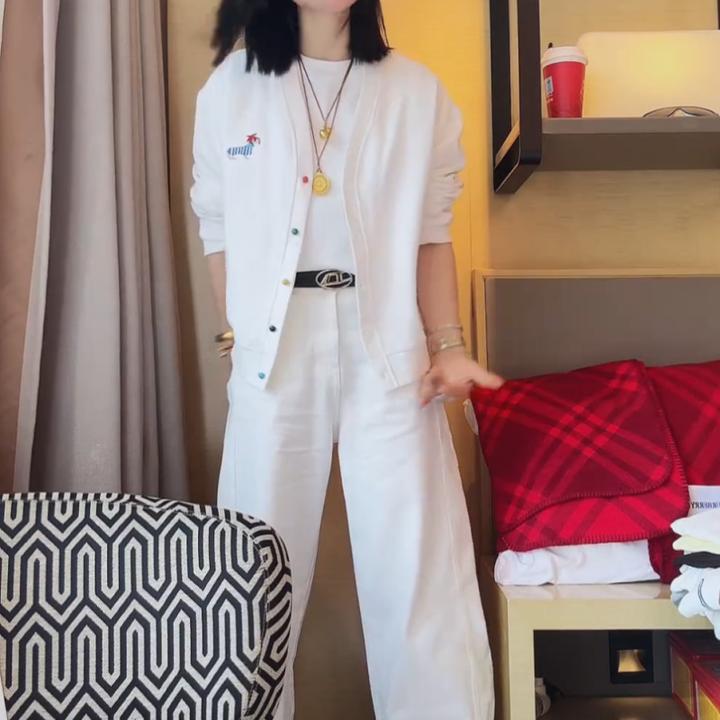 2025年早春新款胸口小狗刺绣纽扣款外套上衣LK2501360