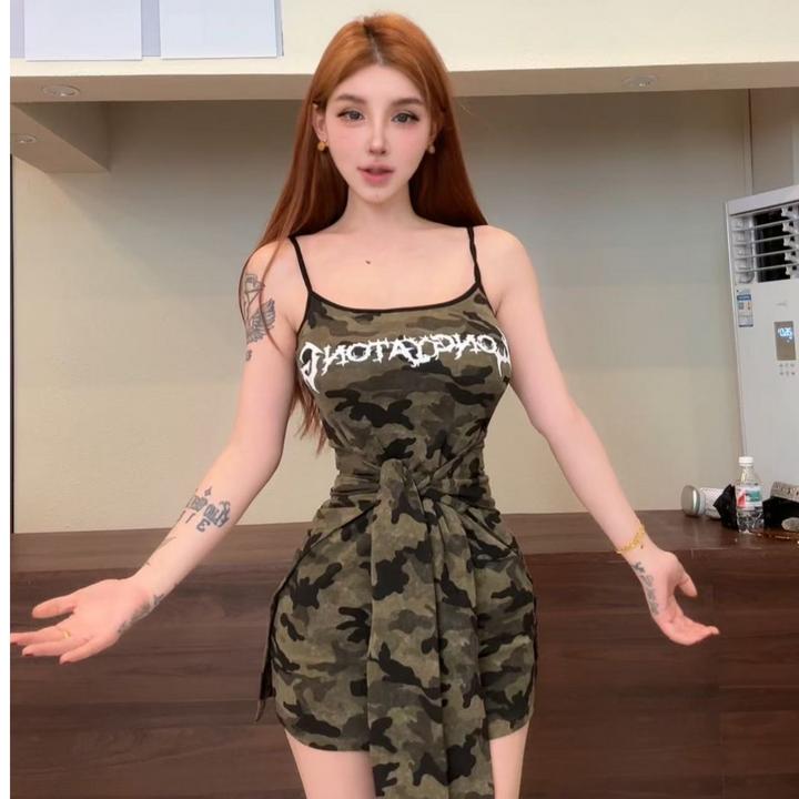 （清）龙牙童推荐【迷彩之约】辣妹显瘦连衣裙气质性感收腰修身设计感
