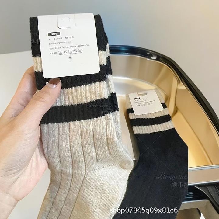 配鲨鱼裤的袜子女中筒袜秋冬条纹运动长筒袜春夏百搭学院风堆堆袜