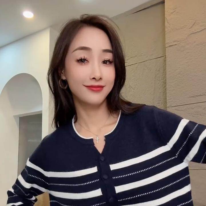 秋新款撞色条纹针织开衫韩版宽松百搭气质毛衣外套女设计感长袖