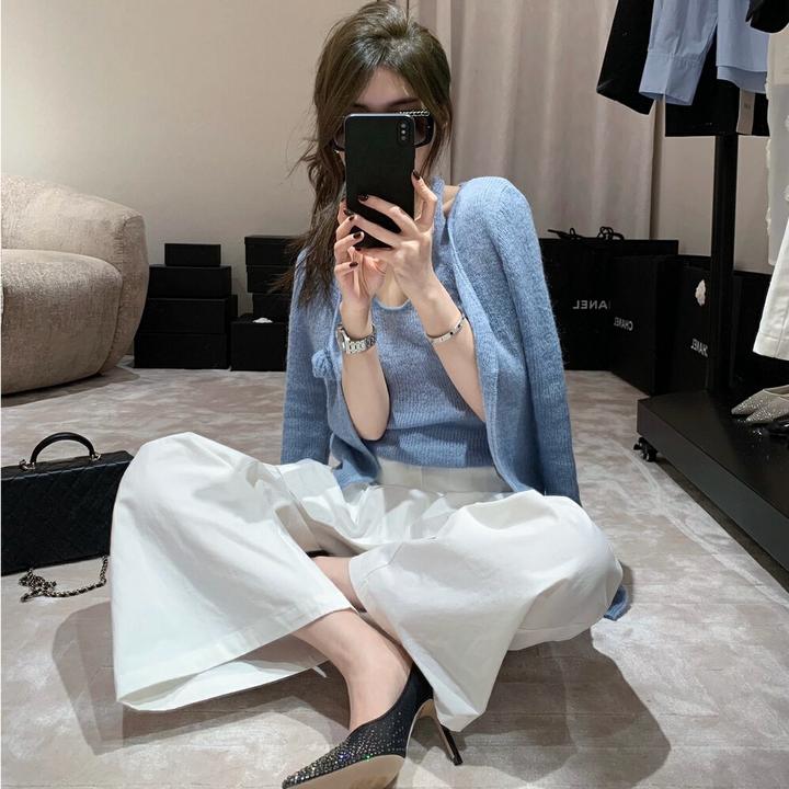 温柔风拼接玫瑰短款针织开衫+挂脖背心套装CX02