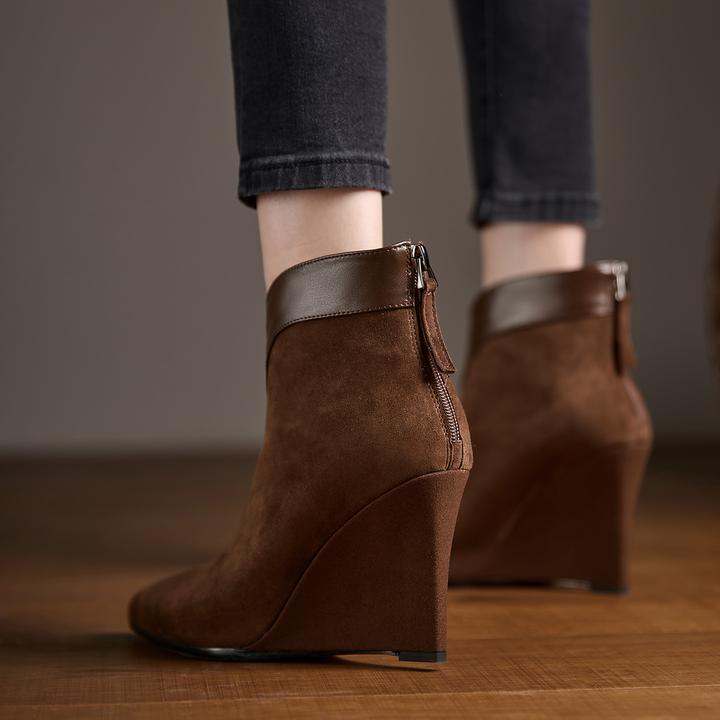 AACCK女鞋~9cm小个子不累脚坡跟短靴V口切尔西靴羊猄皮尖头时装靴