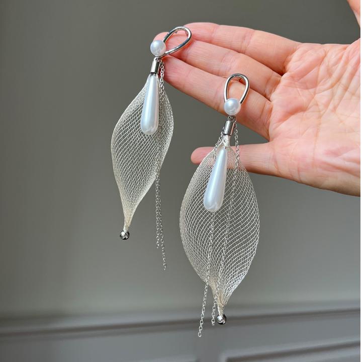 铜合金耳饰 镂空叶片珠珠耳钉女复古气质小众设计高级感时尚耳饰