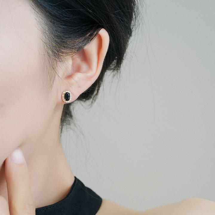 铜合金耳饰 法式复古黑色锆石椭圆耳环女中古小巧百搭通勤高级感