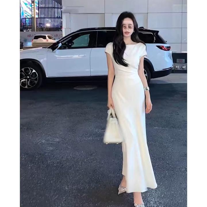 新款茶歇法式漂亮长裙气质性感超修身白色显瘦连衣裙长款女夏季