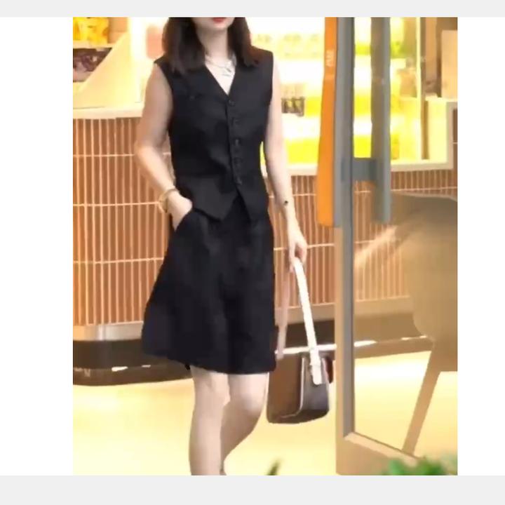 2025春季新款时尚女装网红潮流气质靓丽马甲裤子套装女甜