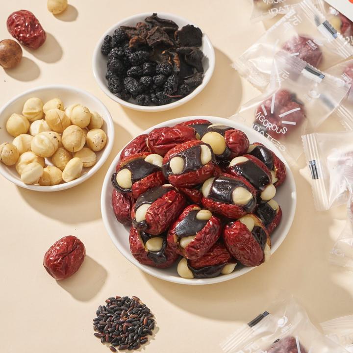 【软糯不甜腻】手工抱富枣不加糖若羌灰枣夹血糯米桑葚夏威夷果零食