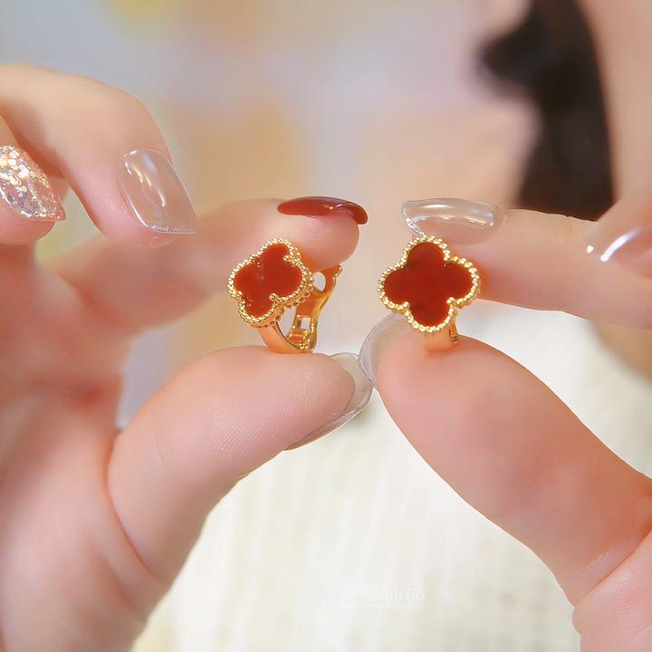 铜合金珐琅耳饰 2025高级感爆款新款红色四叶花耳扣经典百搭精致