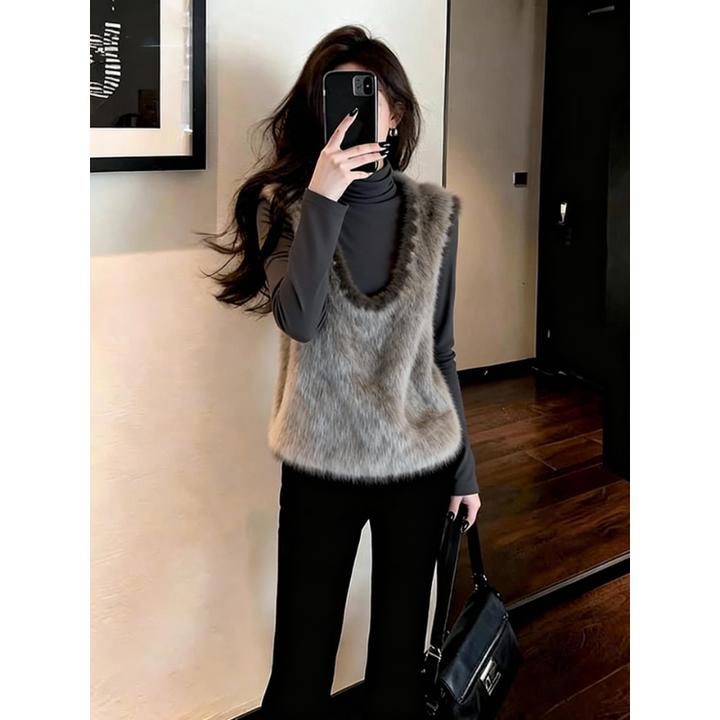 软糯慵懒松弛高级感休闲随性通勤风流行百搭灰色马甲女2025冬毛衣