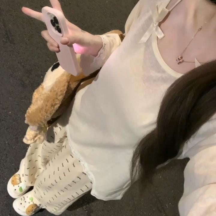 韩系蝴蝶结露肩长袖t恤女早春慵懒松弛杏色上衣高腰休闲裤套装