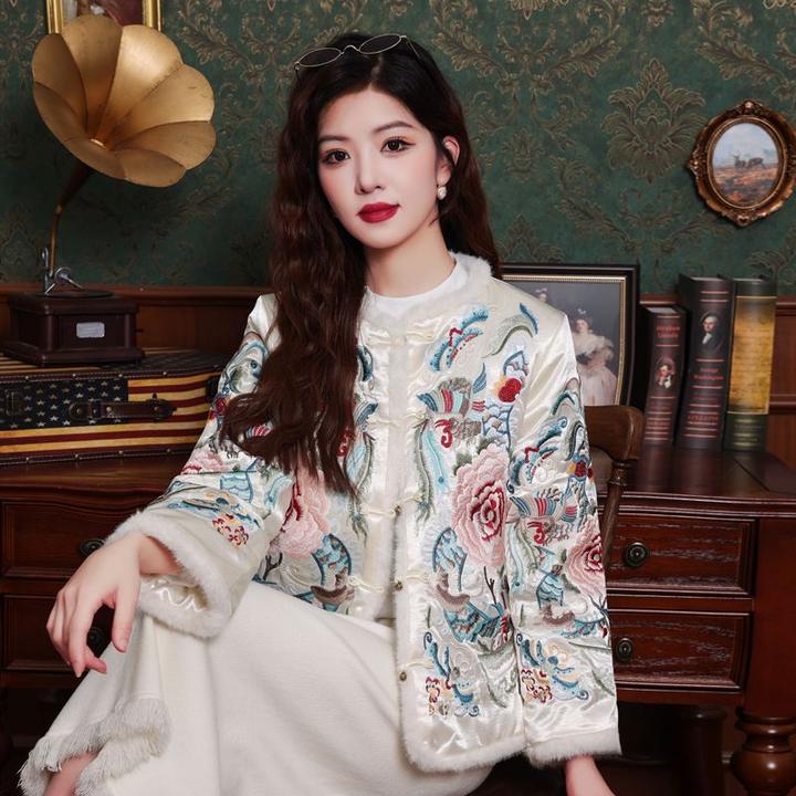 重工刺绣新款加棉国风盘扣中式高级毛边秋冬加厚棉服外套潮流女装