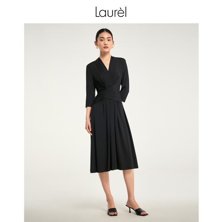 Laurel劳芮气质时尚收腰小黑裙V领连衣裙LWD356Y04000