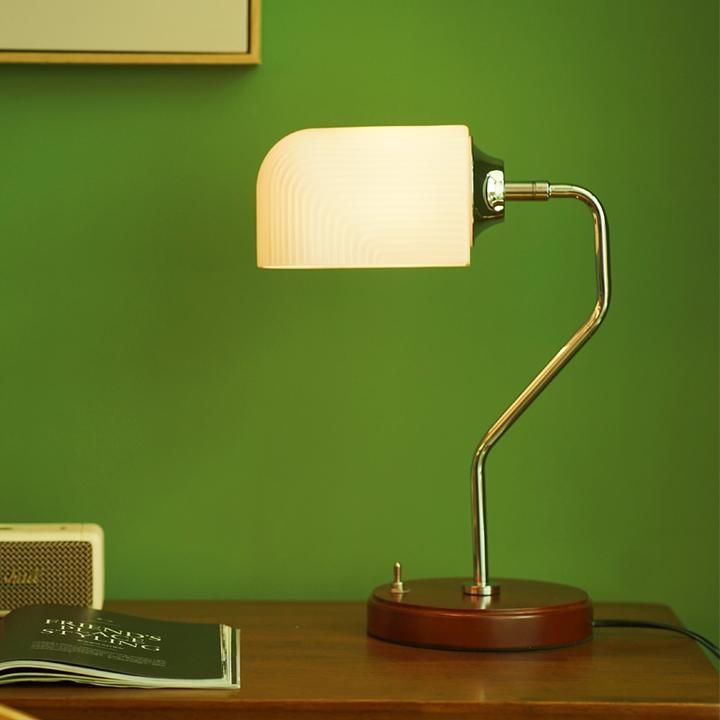 护眼阅读写字灯美式复古桌灯中古vintage实木卧室床头包豪斯台灯