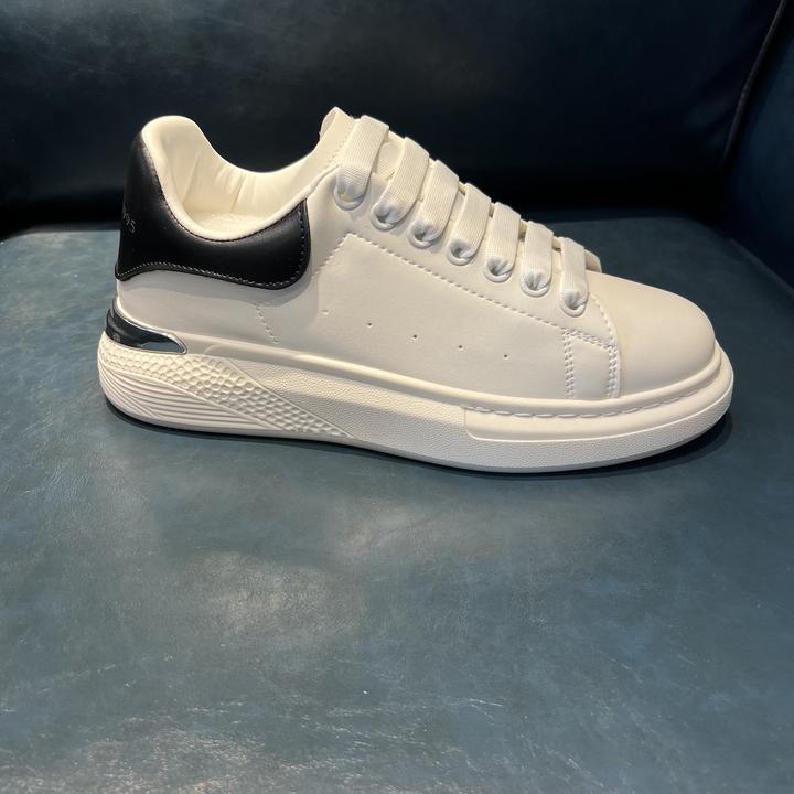 潮流2025小白鞋百搭简约舒适情侣平底增高板鞋潮鞋厚底低帮