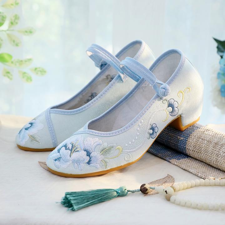民族风绣花汉服旗袍鞋方跟刺绣民族风汉服鞋表演舞蹈汉服鞋绣花鞋