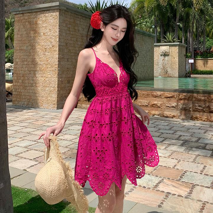 性感吊带蕾丝深V领刺绣镂空高腰款设计感连衣裙短裙C2L3