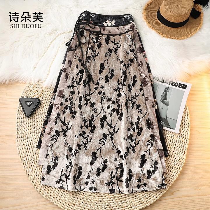 碎花丝绒半身女裙秋季2024新款杏色显瘦复古长裙高级感气质A字裙