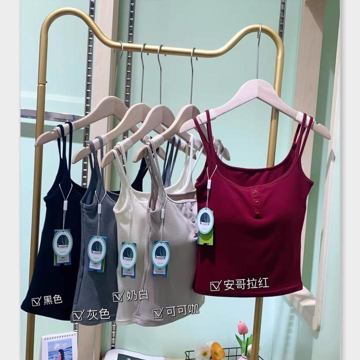 秋冬磨毛双肩带纽扣吊带背心女带胸垫韩版小众设计感内搭无袖上衣