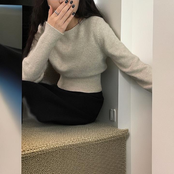 黑色短款收腰针织上衣打底衫女春秋法式高级感宽松浣熊绒毛衣