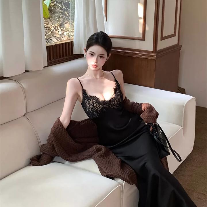 法式气质缎面蕾丝吊带连衣裙女春秋高级性感修身御姐风包臀长裙子