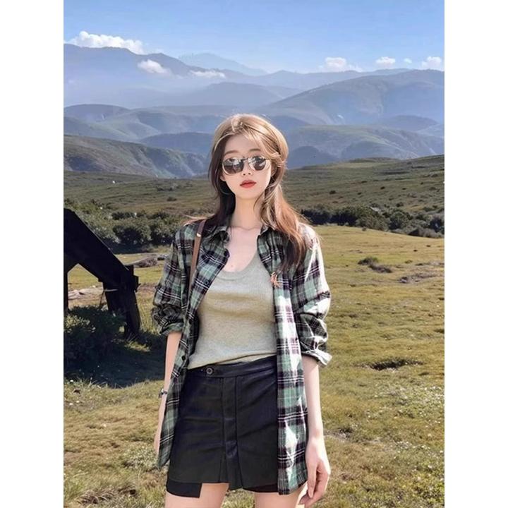 今年流行绿色格子衬衫外套女春秋2025新款中长款衬衣休闲宽松上衣