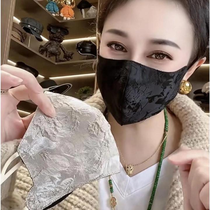 3D提花工艺刺绣提花三层立体保暖国风百搭口罩送妈妈防晒面罩J524
