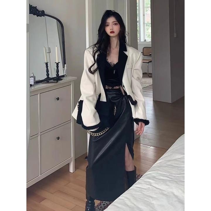 高级感套装v领西装外套女黑白色拼接休闲西服开叉半身皮裙两件套
