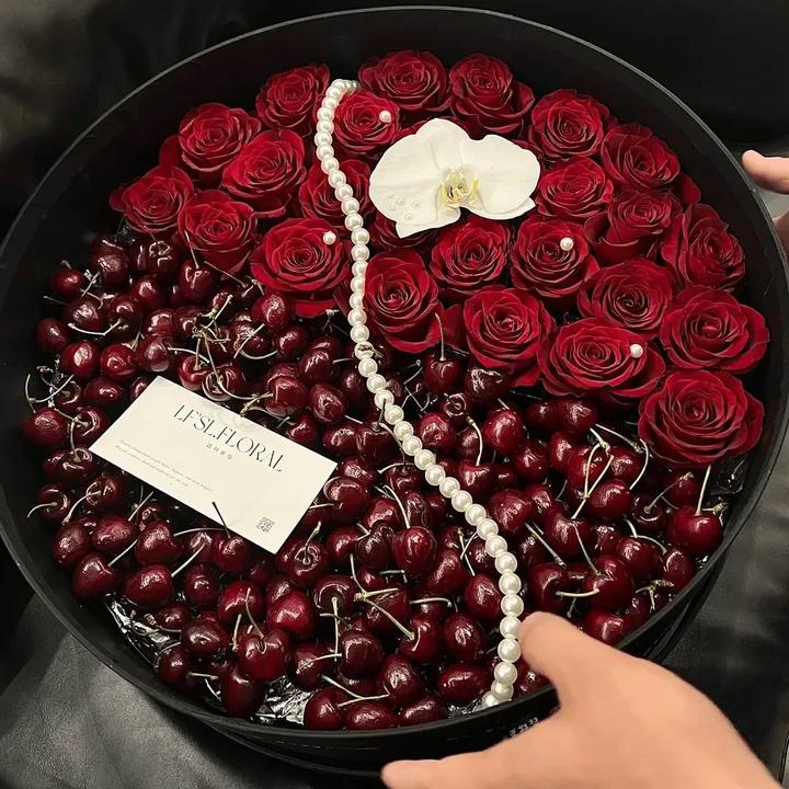 【全国可送】水果鲜花礼盒草莓车厘子同城配送速递鲜花送老婆男女友