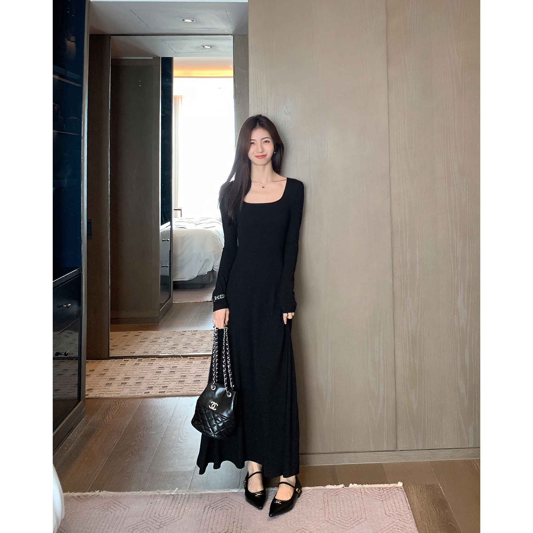 显瘦连衣裙女秋季新款长袖黑色气质修身长款单穿打底时尚名媛裙子