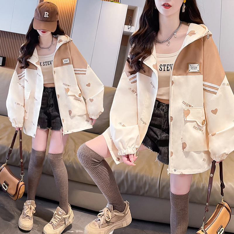 初中高中学生外套少女加绒可选秋装时尚印花宽松连帽工装外套上衣