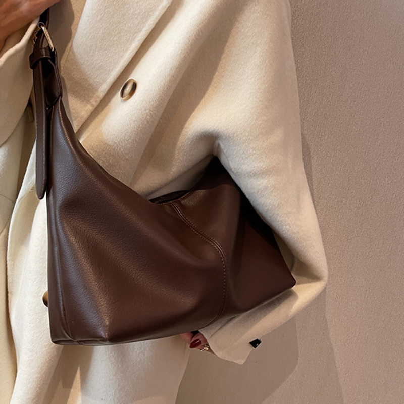 爆款大容量包包女2025秋冬新款斜挎包ins学生上课通勤单肩腋下包