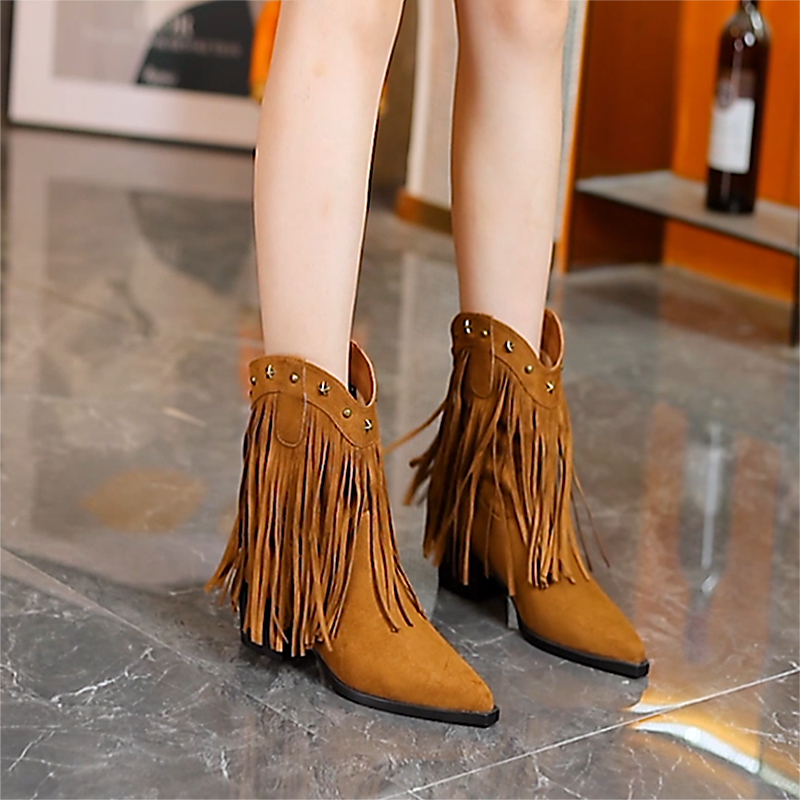 尖头高跟短靴女2024秋冬季新款粗跟流苏靴铆钉复古气质百搭时装靴