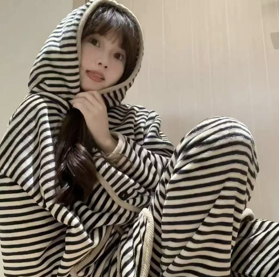 秋冬季加绒加厚珊瑚绒保暖套装家居服网红条纹睡衣女ins风连帽