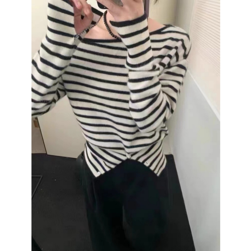 今年流行漂亮条纹斜肩针织衫上衣女早秋不规则开叉毛衣内搭打底衫