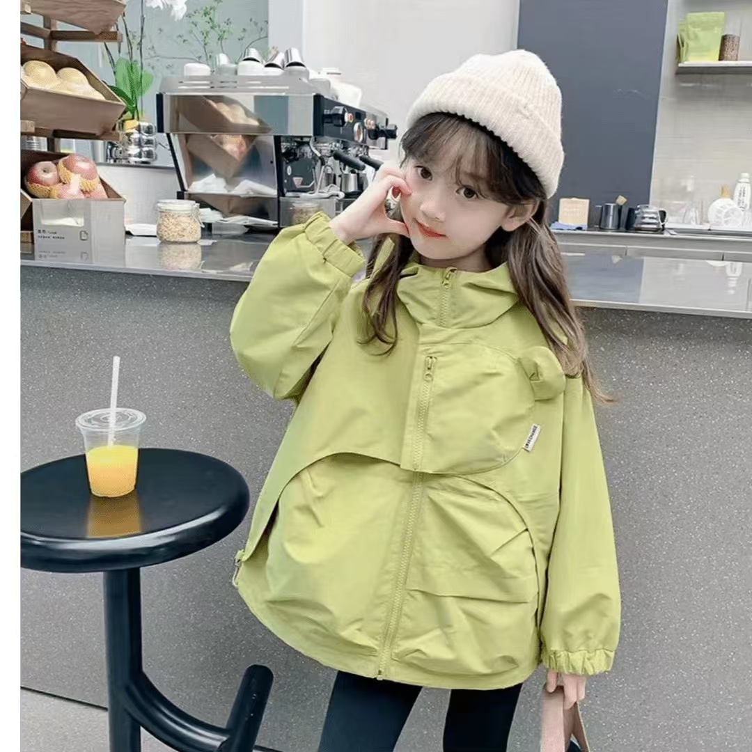 2025新款春秋装儿童外套小童洋气女童冲锋衣连帽休闲女童冲锋衣