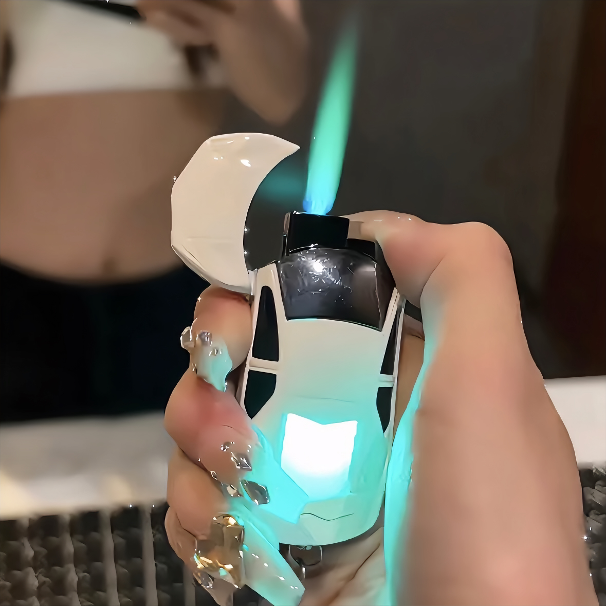 网红跑车防风创意打火机高颜值炫酷个性挂件时尚男士礼物便携ins