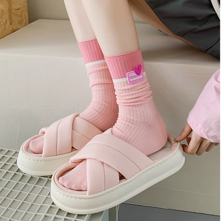 粉色爱心软标潮袜女春夏薄款中筒袜子女拼色长筒多巴胺穿搭堆堆袜