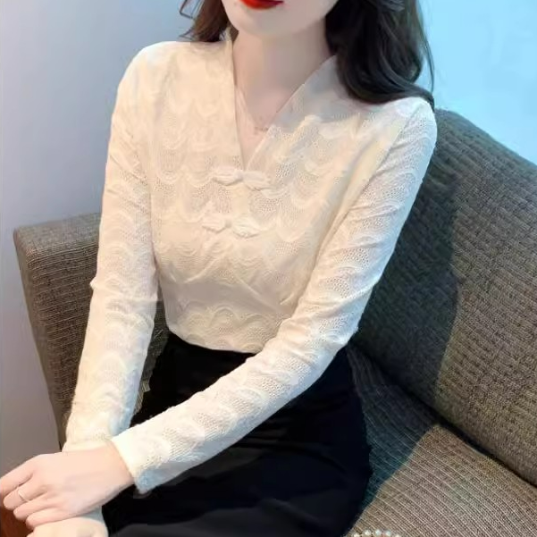 秋冬季新款V领长袖新中式盘扣小衫加绒加厚蕾丝打底衫时尚女上衣