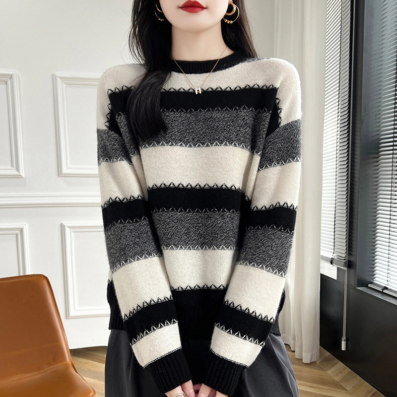 鄂尔多斯市100羊绒衫女秋冬款圆领宽松毛衣拼色时尚显瘦针织打底